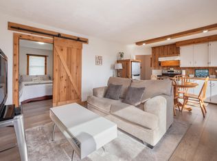 716/718 Hillcrest Rd, Gibsons, BC V0N 1V9