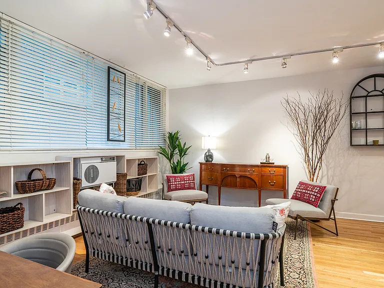 1516 Hinman Ave #103 — Photo 3
