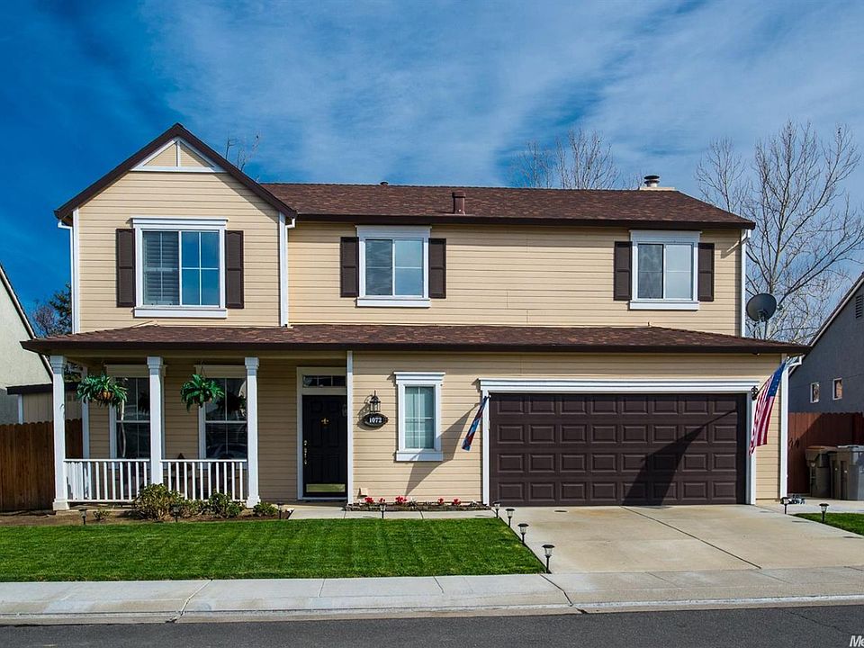 1st image of 1072 Barnes Cir