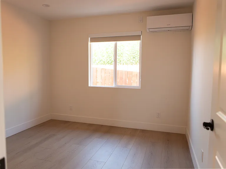 2343 Calle Alucema — Photo 7