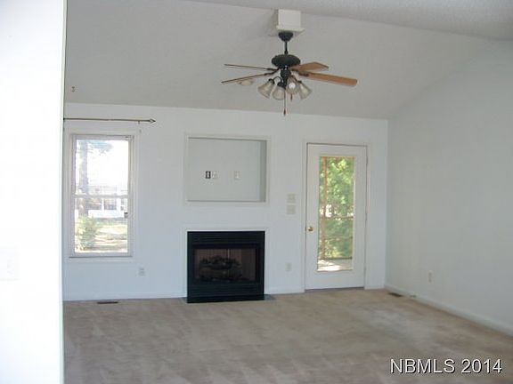 3rd image of 102 Sierra Dr