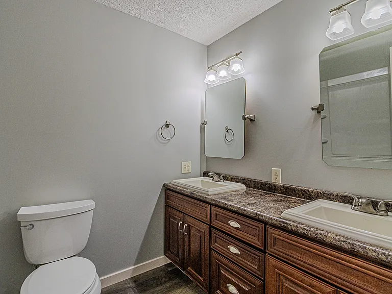 306 N Center Hill Rd — Photo 10
