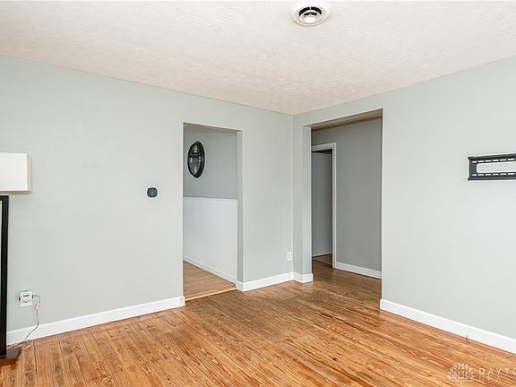 5th image of 2509 Delta Ave