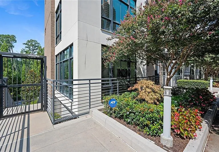 721 Longleaf Dr NE #6 — Photo 39