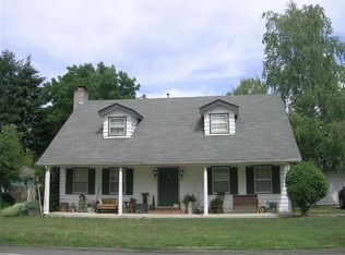 181 Mountain View Pl, Grants Pass, OR 97527