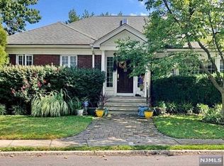 1180 Briar Way, Fort Lee, NJ 07024