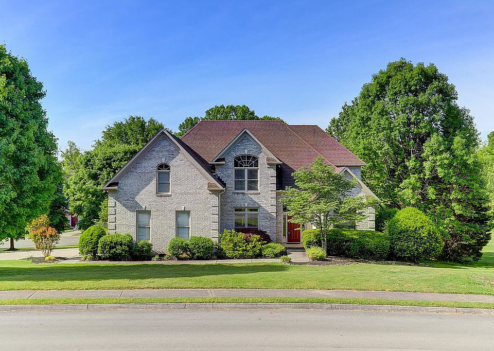 1st image of 401 Byfield Ct