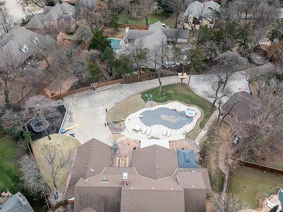 3rd image of 808 Rock Hollow Rd