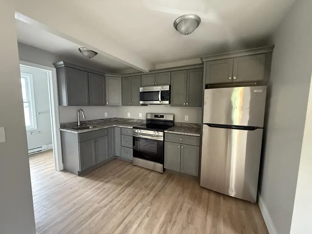 212 Robeson St — Photo 4