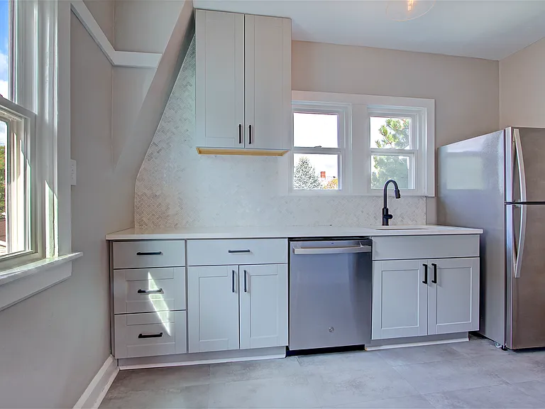 2060 Bunts Rd #UPPER — Photo 2