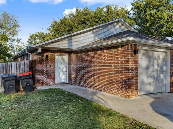 910B Crutcher St, Springdale, AR 72764