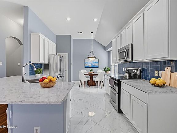 4th image of 123 Justin Leonard Dr