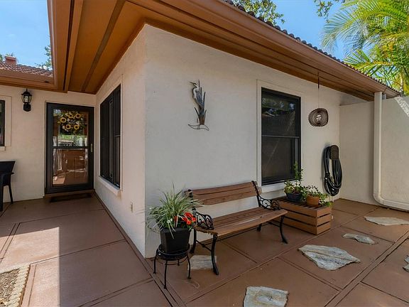 5th image of 6304 Pelican Dr