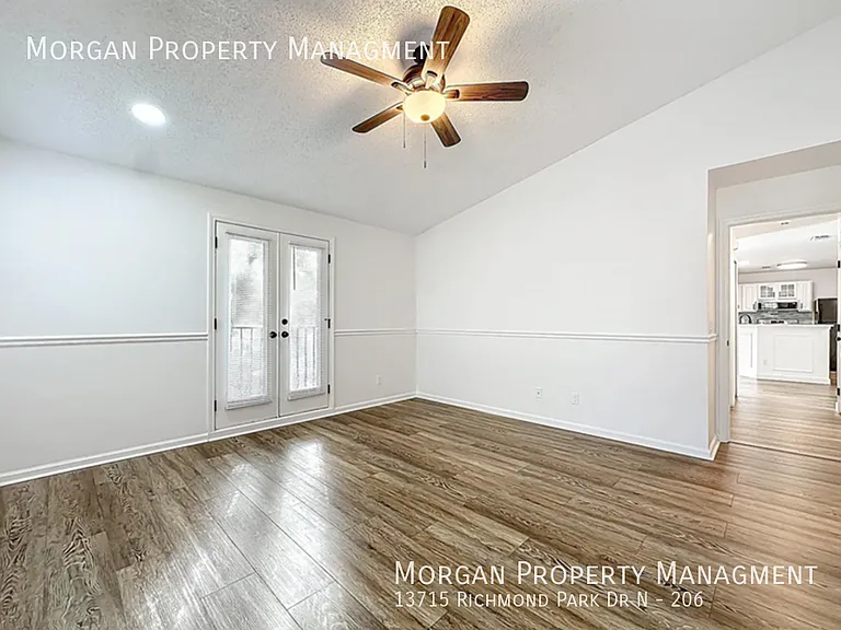 13715 Richmond Park Dr N #206 — Photo 9