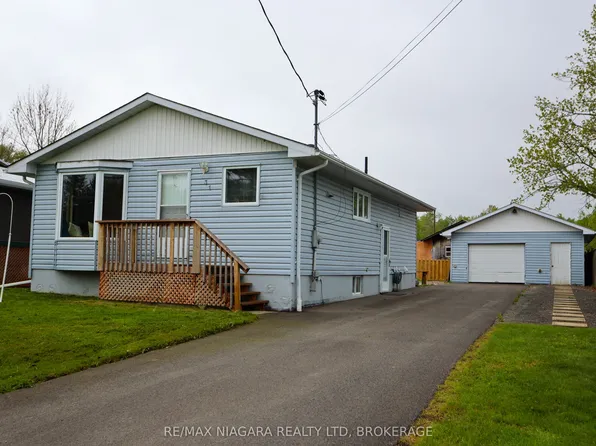 31 Spruce Dr, Temagami, ON P0H 2H0