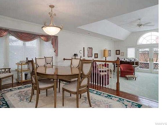 5th image of 34 Hampton Hill Dr