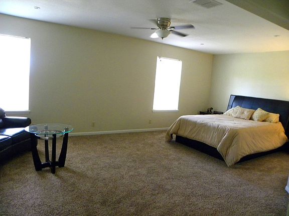 2nd image of 9761 Windwood Dr