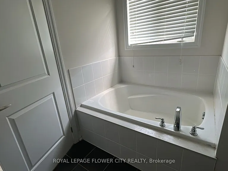 1765 Shelburne St — Photo 24