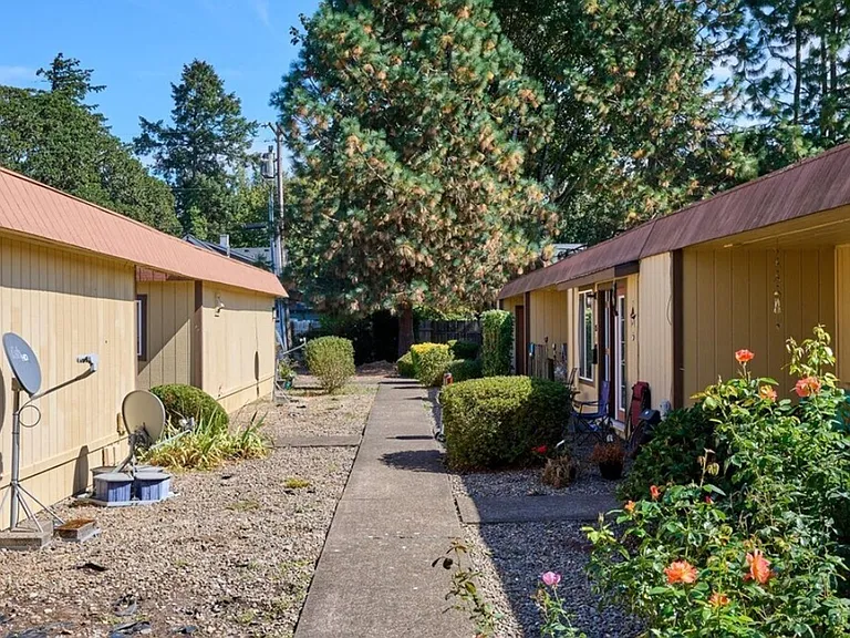 540-Oakvilla — Photo 31