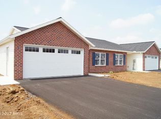 250 Matthew Dr, Chambersburg, PA 17201
