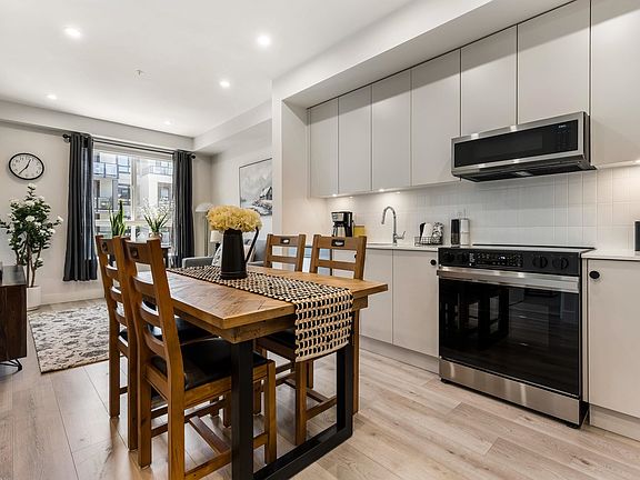 3rd image of 45497 Campus Dr #401