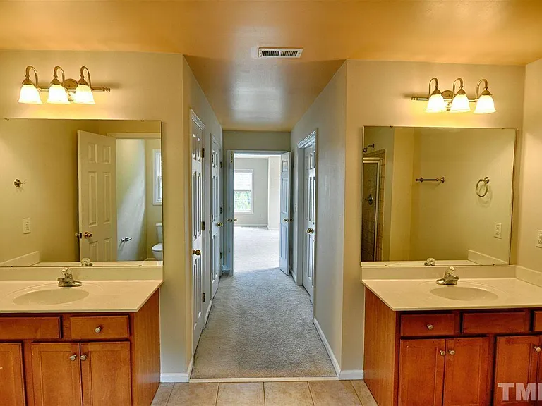 94 Hamilton Hedge Pl — Photo 8