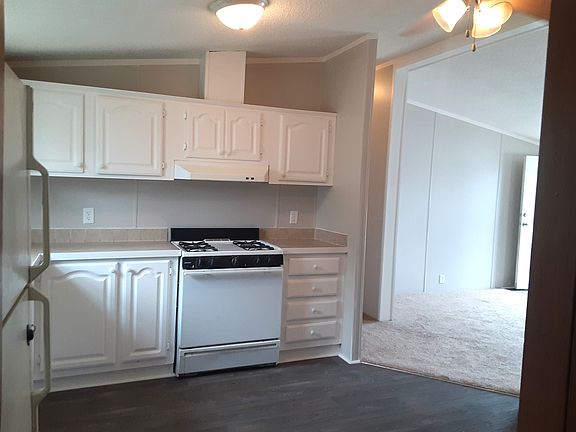 2nd image of 43522 Meadowlark Cir