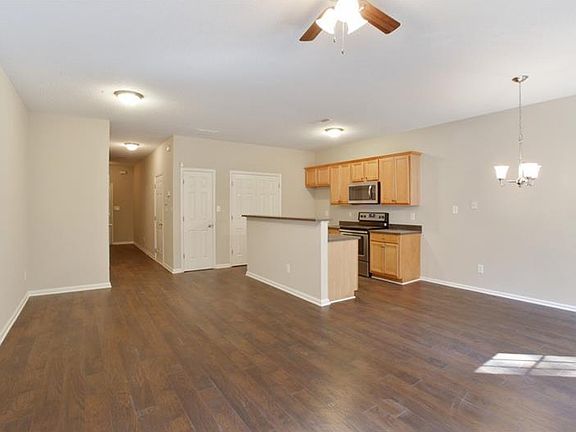 5th image of 4645 Parkway Cir