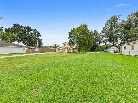 3rd image of 5005 Wisteria Dr