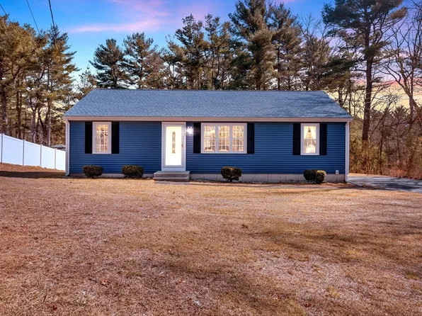 395 Hayward St, Bridgewater, MA 02324