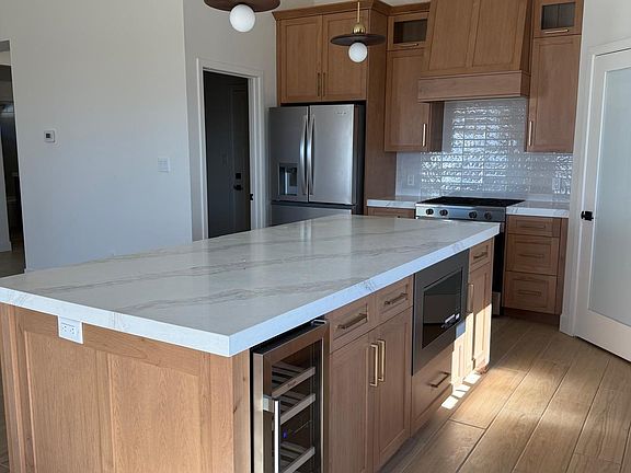 3rd image of 10811 E 46th Pl