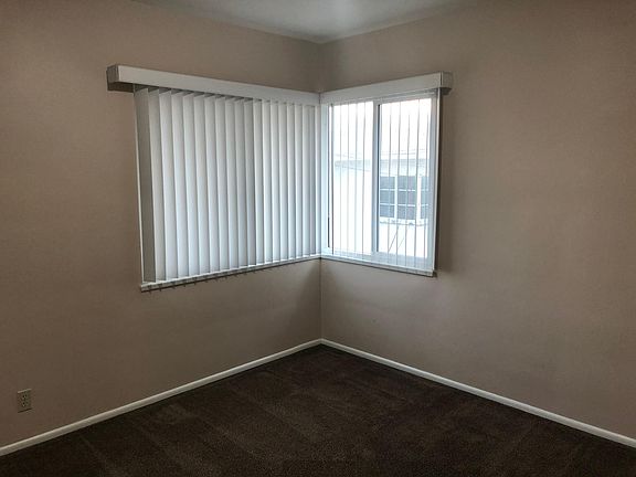 3rd image of 1521 N Altadena Dr