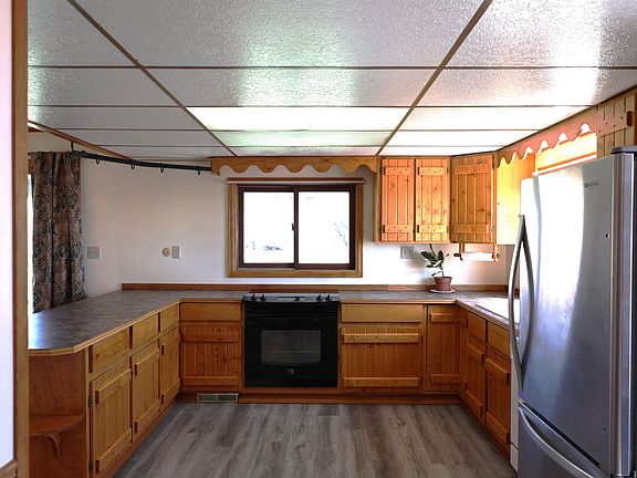4th image of 63 Riverview Cutoff