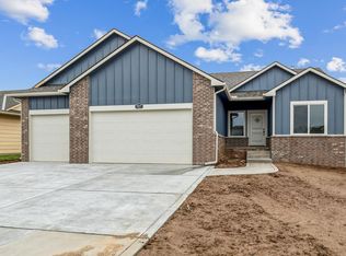 8857 N Hidden Ln, Valley Center, KS 67147