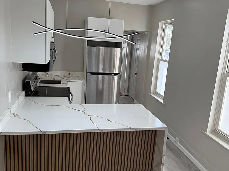135 Peach St — Photo 1