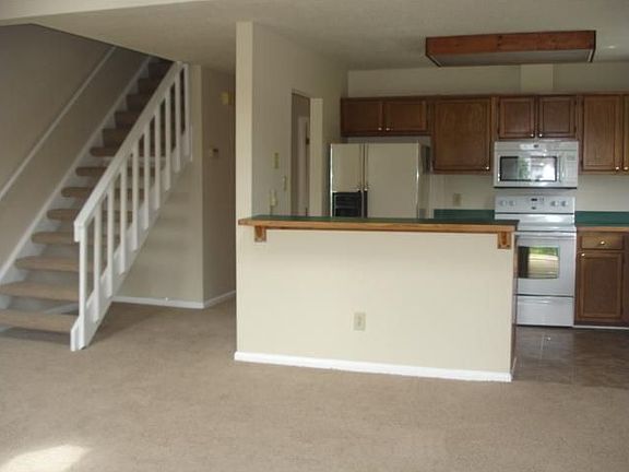 5th image of 3874 Chimney Creek Dr