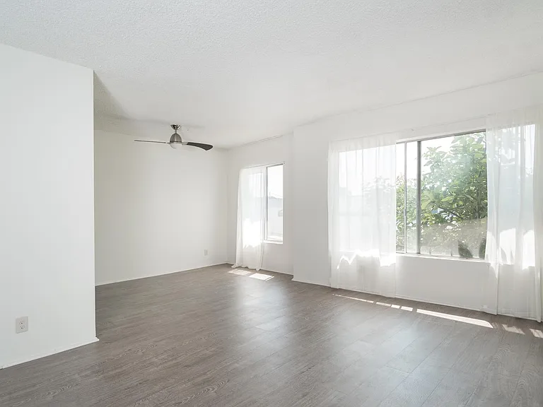 819 Ocean Park Blvd #4 — Photo 21