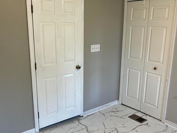 4th image of 1281 Kensington Dr