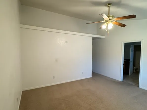28240 Stallion Springs Dr, Tehachapi, CA 93561