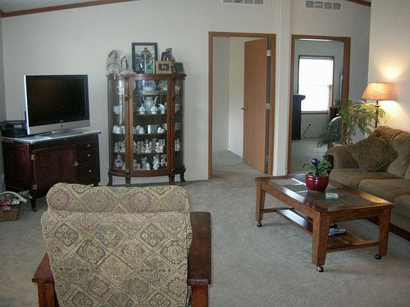 Roomy Living Area with Neutral Decor!