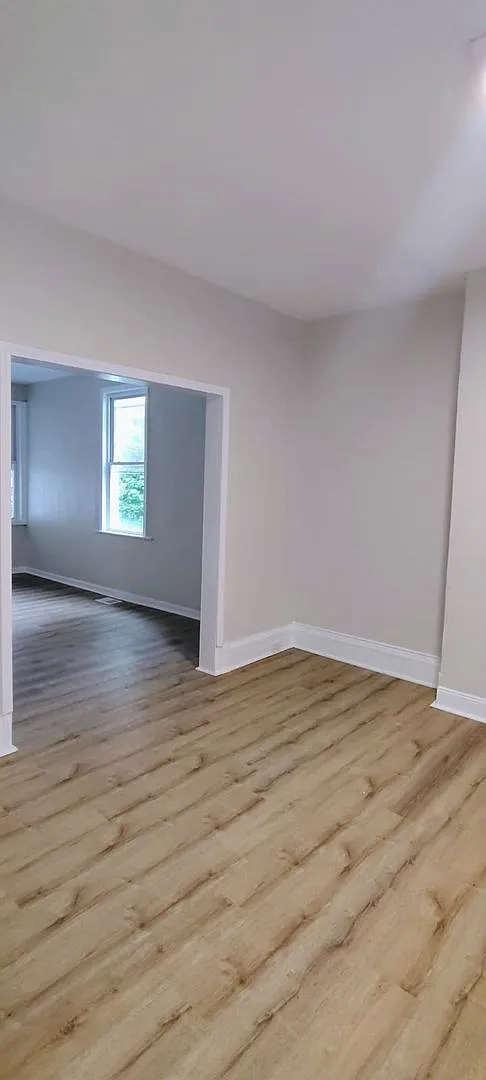 3 bed, 1.5 bath, 1700 sqft, $1,507 — Photo 2