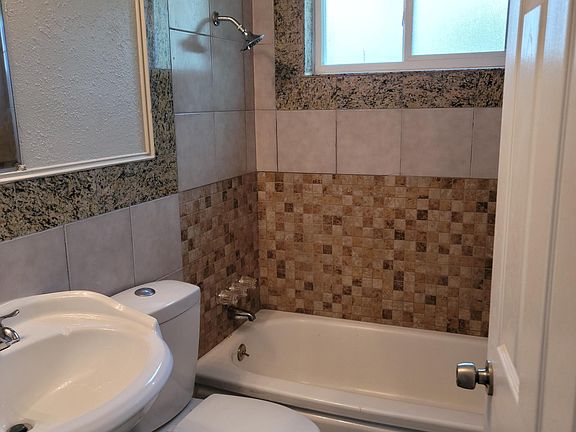 5th image of 1560 E 95th Ave