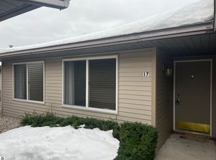 5327 Gray Rd APT 17, Traverse City, MI 49684