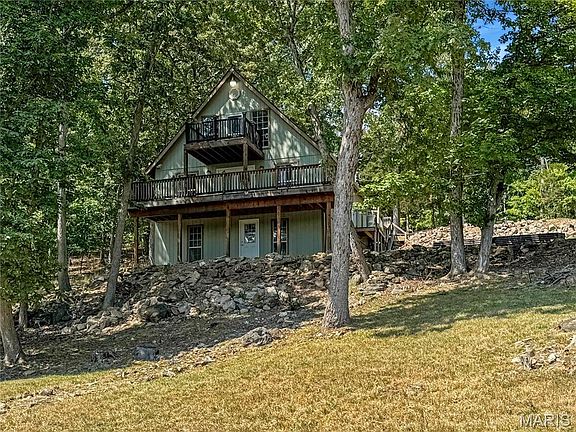 5th image of 902 N Lake Sherwood Dr