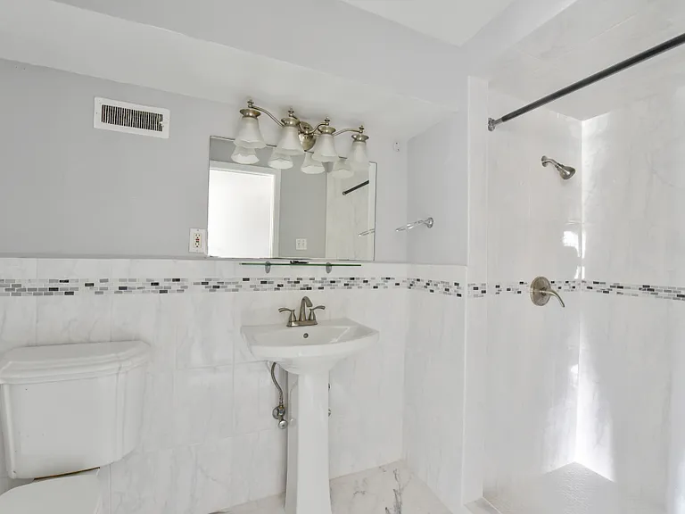 2nd floor bathroom