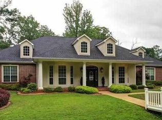 5804 Greenbriar Forest Cir, Texarkana, TX 75503