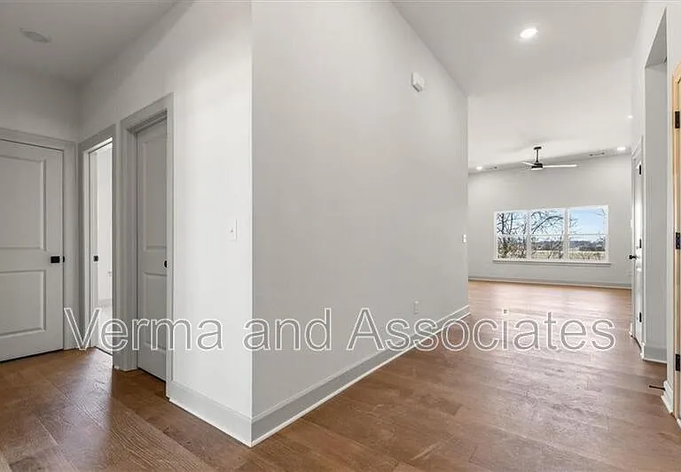 1050 Whistler St — Photo 23