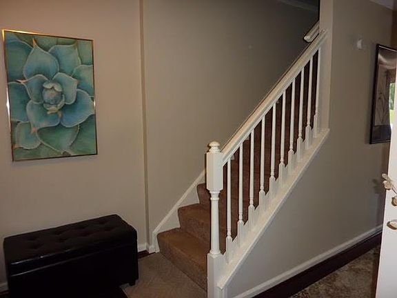 2nd image of 122 Courtshire Ln