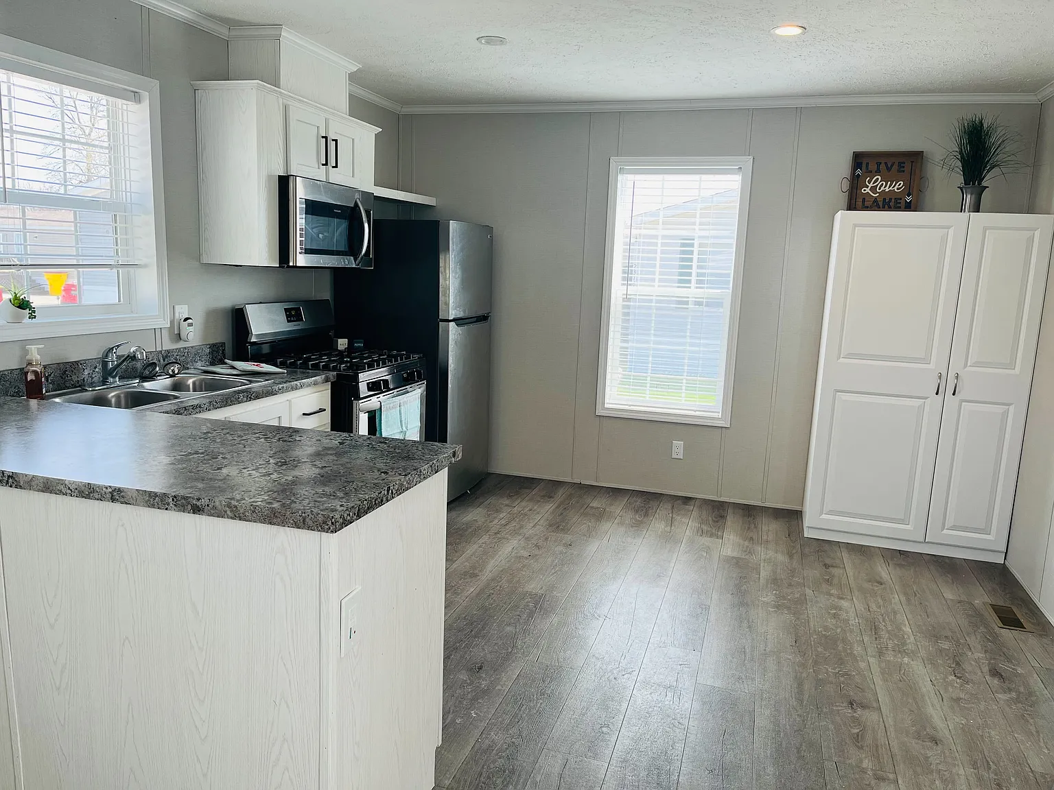 Lake Fenton Estates — Photo 3