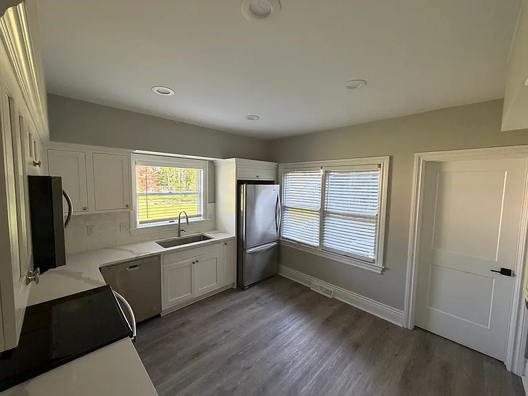 35 Ohio Ave #B — Photo 10